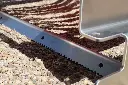 RBVx100 – Détail de la lame de désherbage / Weeding blade detail
